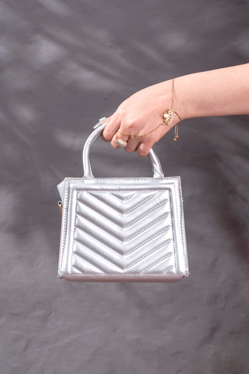 Fashionaable Commuting Texture Indentation Rhombus Bag