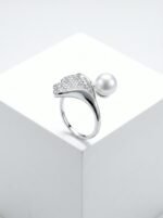SAMAYRNG2026167 Pearl & Crystal Ginkgo Biloba Leaf Ring
